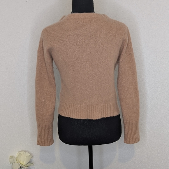 💘 NAKEDCASHMERE 100% Cashmere V-Neck Sweater Small Sandy Cropped Neutral Luxe - Picture 2 of 5